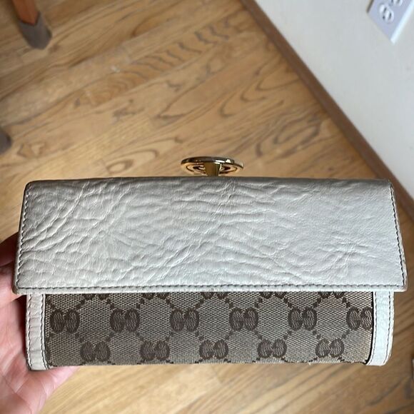 Gucci woman’s canvas and cream leather wallet - Picture 13 of 16